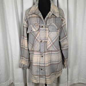 Ashley By 26 International Plaid Utility Jacket in Gray and Cream